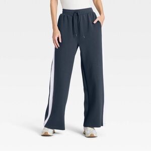 All in Motion airy sleek pant | XL